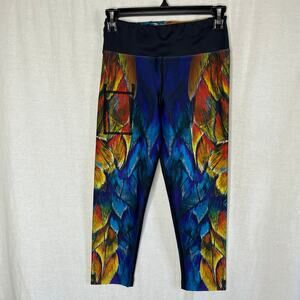 InkNBurn Feather Crop Leggings Size 0 Blue Red Yellow Capri Workout Gym Yoga‎